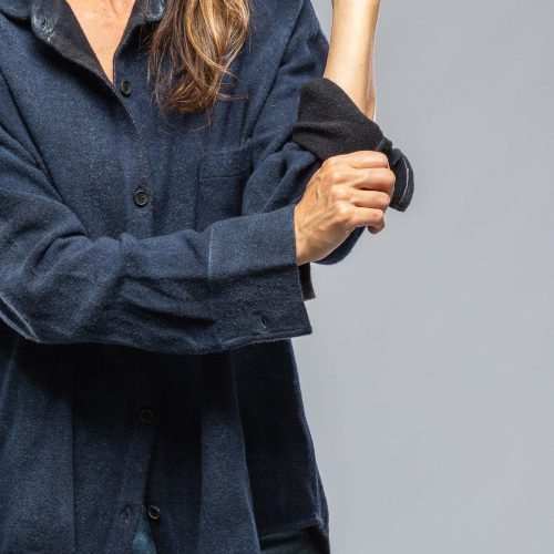 avant toi amy cashmere shirt in shaded midnight ladies sweaters axels vail 39409441669354