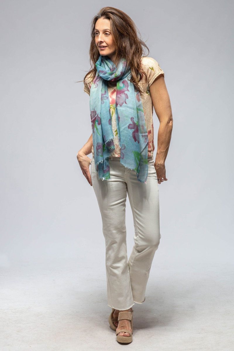 avant toi gradient cashmere scarf in water ladies accessories scarves axels vail 39899249639658