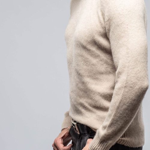 avant toi henry crew neck cashmere sweater in beige mens sweaters axels vail 39882246193386