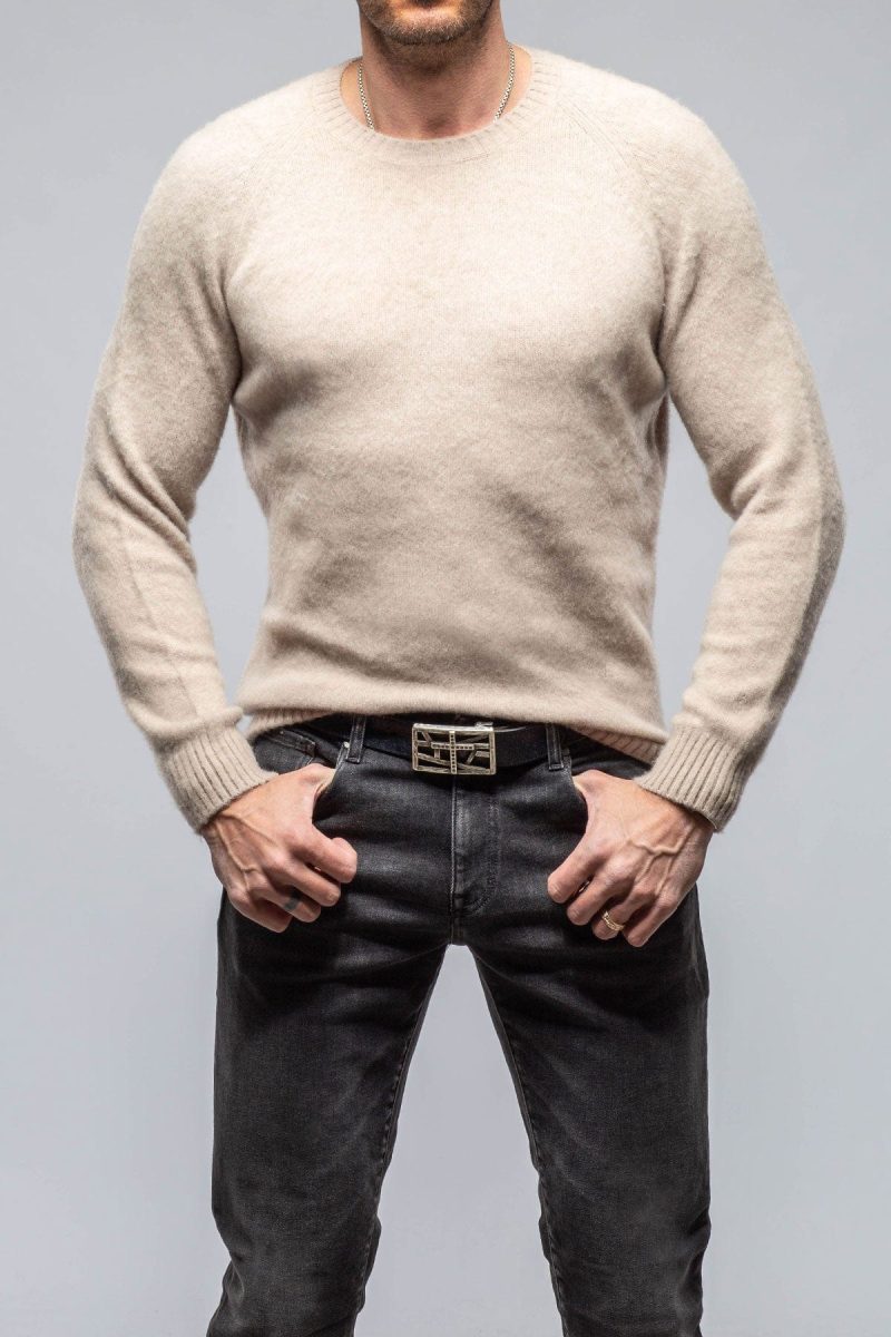 avant toi henry crew neck cashmere sweater in beige mens sweaters axels vail 39882246291690