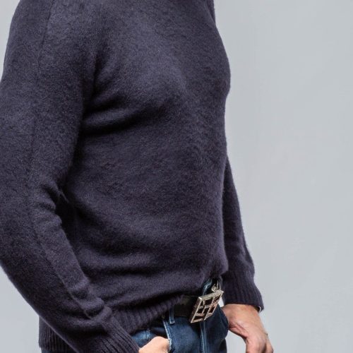 avant toi henry crew neck cashmere sweater in blue navy mens sweaters axels vail 39882243047658