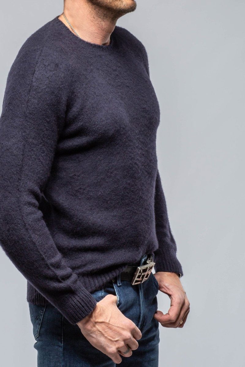 avant toi henry crew neck cashmere sweater in blue navy mens sweaters axels vail 39882243047658