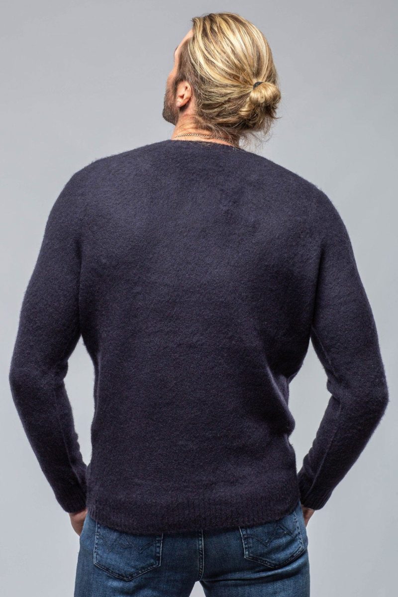 avant toi henry crew neck cashmere sweater in blue navy mens sweaters axels vail 39882243145962