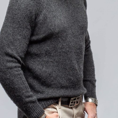 avant toi henry crew neck cashmere sweater in charcoal mens sweaters axels vail 39882267263210