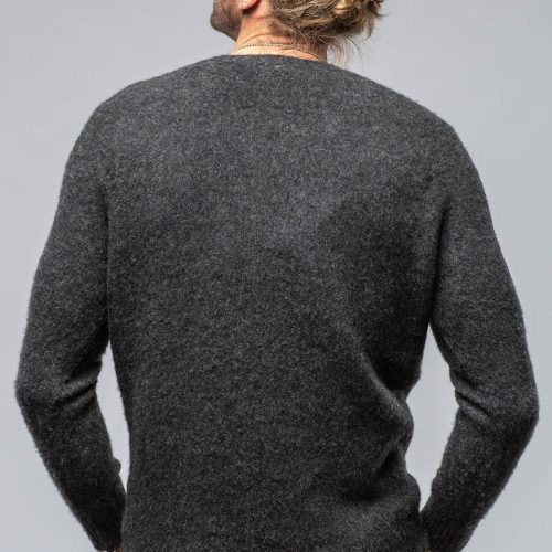 avant toi henry crew neck cashmere sweater in charcoal mens sweaters axels vail 39882267361514