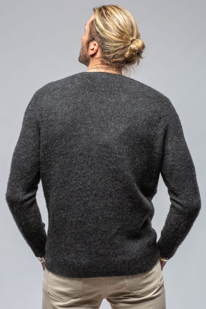 avant toi henry crew neck cashmere sweater in charcoal mens sweaters axels vail 39882267361514