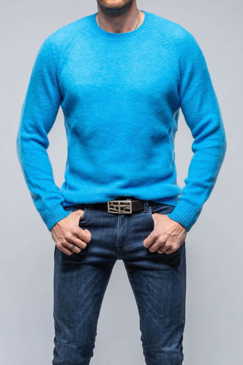 avant toi henry crew neck cashmere sweater in curacao mens sweaters axels vail 39882247602410