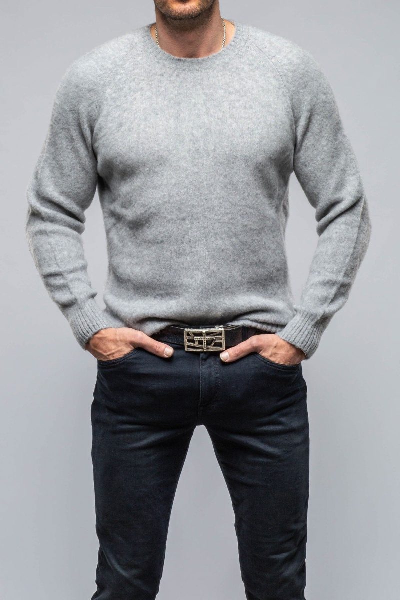 avant toi henry crew neck cashmere sweater in stone grey mens sweaters axels vail 39882251632874