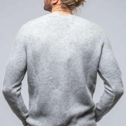 avant toi henry crew neck cashmere sweater in stone grey mens sweaters axels vail 39882251731178