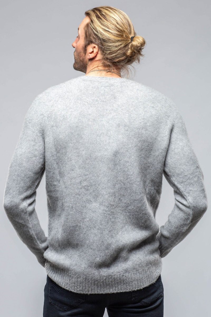 avant toi henry crew neck cashmere sweater in stone grey mens sweaters axels vail 39882251731178