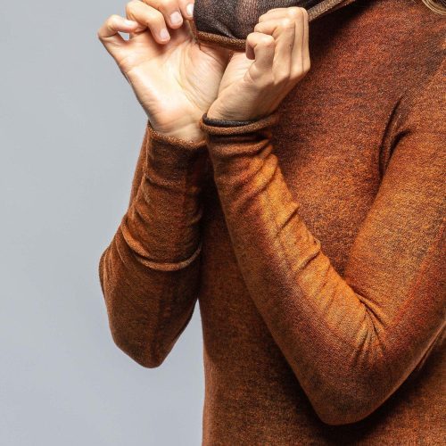 avant toi tizzy fitted turtleneck sweater in shaded rust ladies sweaters axels vail 38053049106666