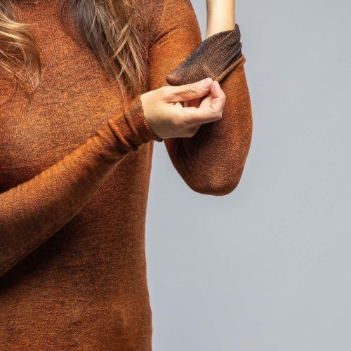 avant toi tizzy fitted turtleneck sweater in shaded rust ladies sweaters axels vail 38053049630954