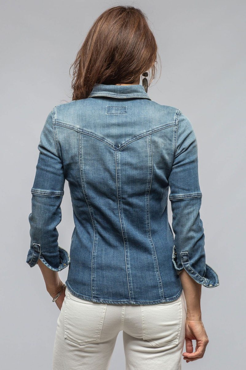 axels premium denim maddi fitted western snap shirt in mid blue ladies tops axels vail 40616224915690