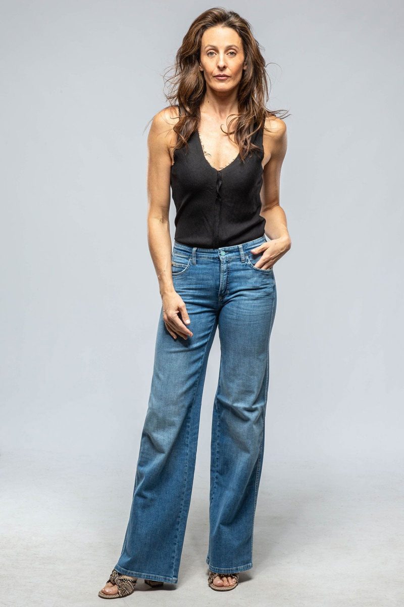 cambio aimee wide leg jean in washed light blue ladies pants jeans axels vail 39889736368362