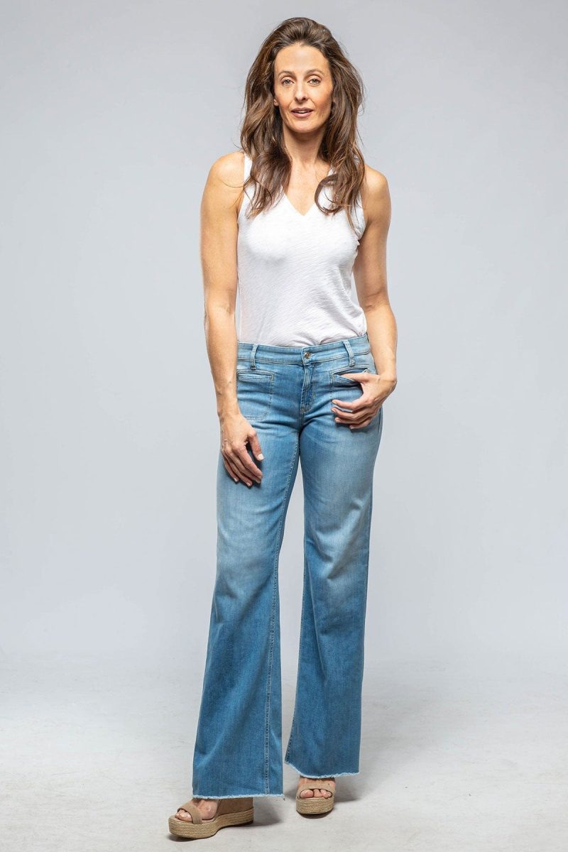 cambio tess square pocket jean in lt blue ladies pants jeans axels vail 39889713004778