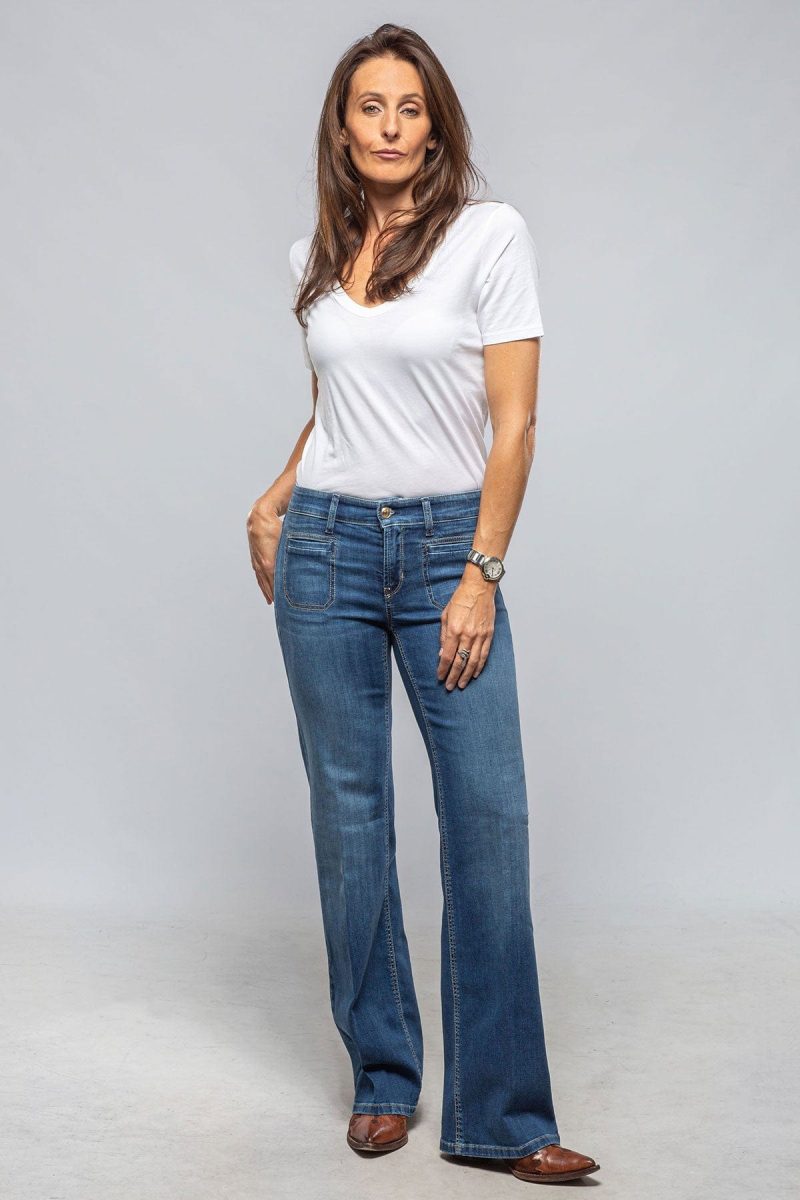 cambio tess wide leg patch pockets in med blue ladies pants jeans axels vail 40375799054570