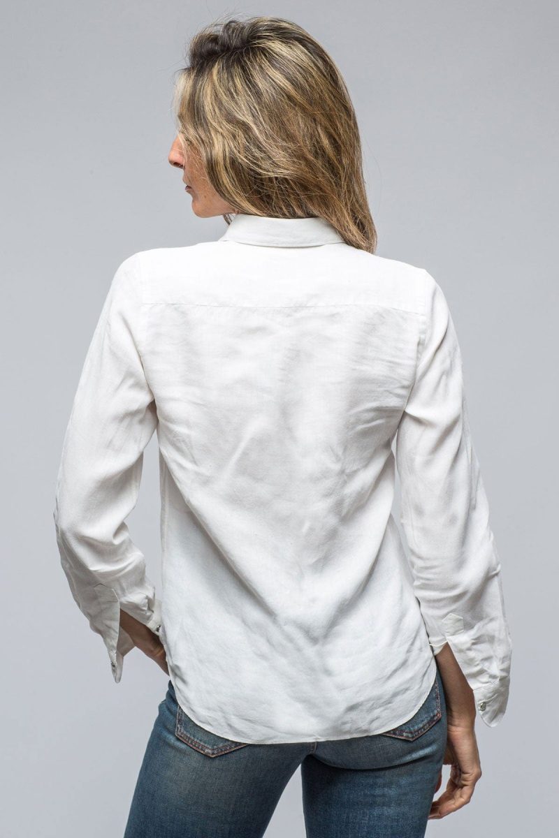 giannetto portofino sasco linen shirt in white ladies tops axels vail 39147633115370