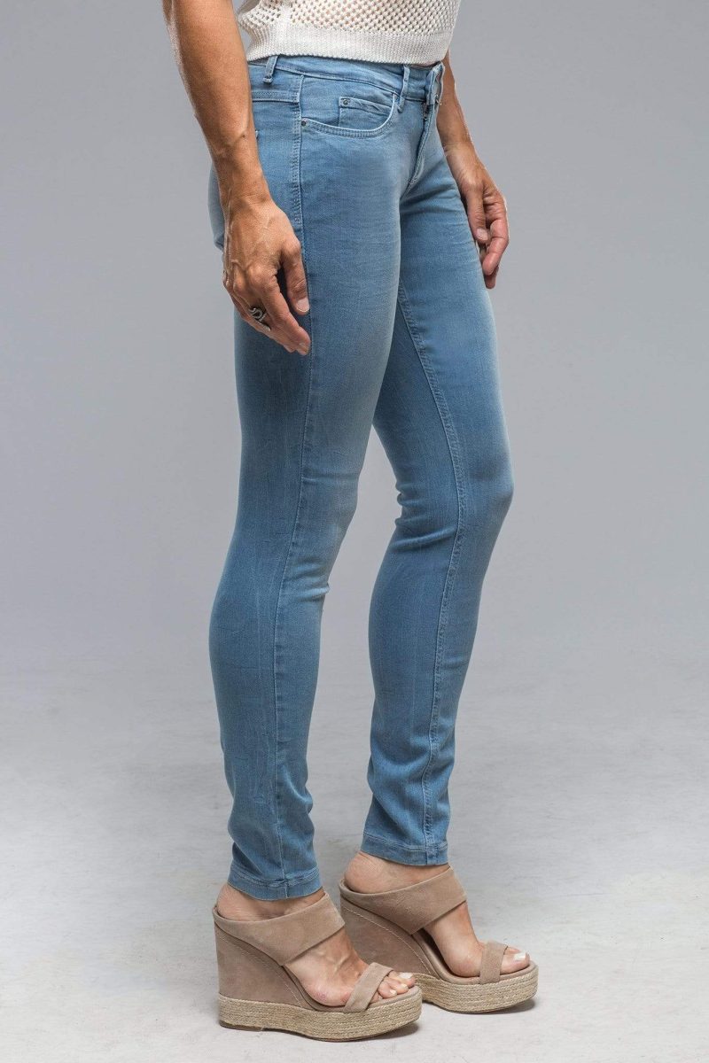 mac jeans dream skinny in baby blue wash ladies pants axels vail 29913294897341