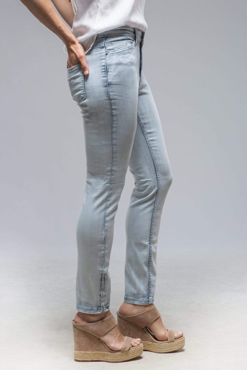 mac jeans mac dream chic in bleach ladies pants axels vail 28395623153853