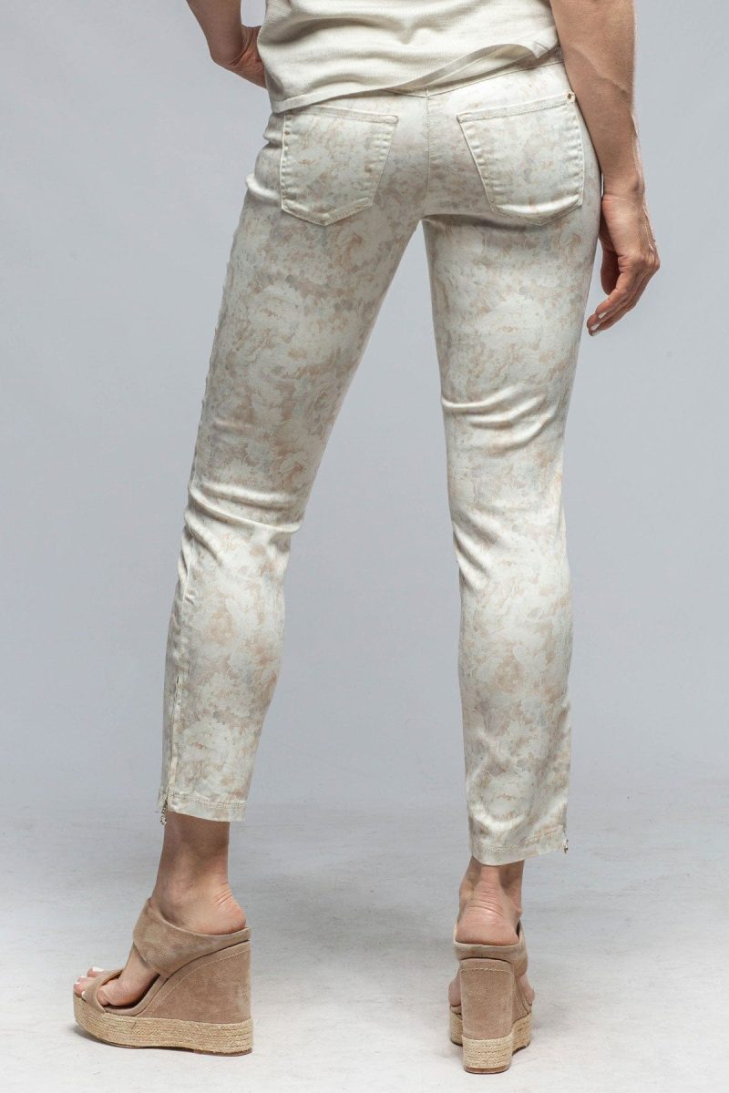 mac jeans mac dream chic in floral white pattern ladies pants axels vail 37106691866858