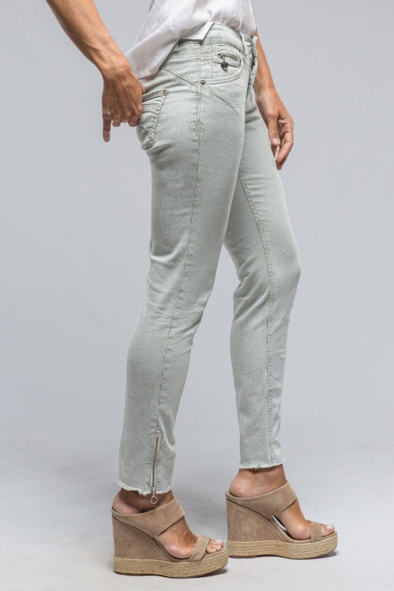 mac jeans mac rich slim chic in washed blue needle ladies pants jeans axels vail 39052908953834