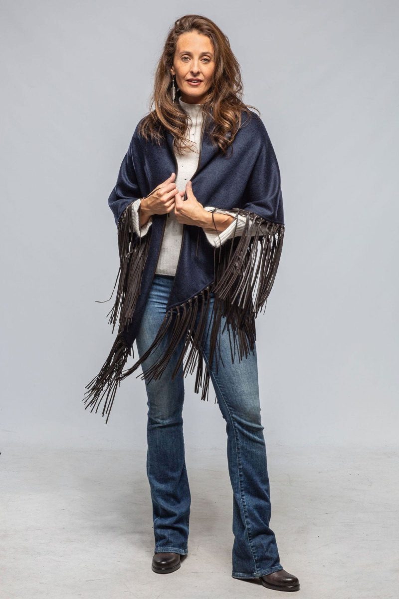 miraggio ponderosa reversible cashmere fringe shawl in rust camel ladies accessories scarves axels vail 40508511355114