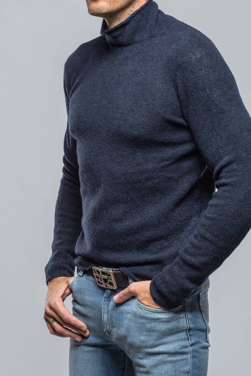 stile latino mandara sweater in navy mens sweaters axels vail 40526909309162