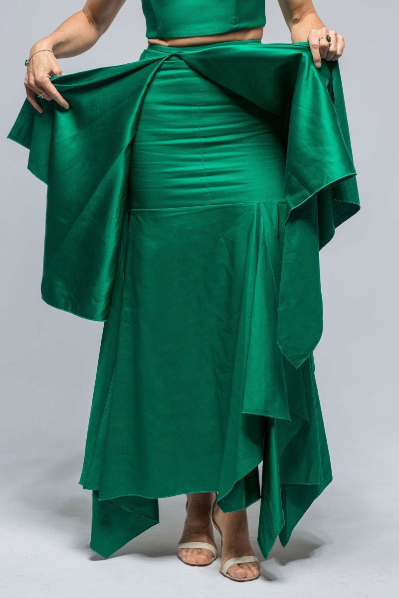 t ba buleria skirt in powin matte emerald ladies skirts axels vail 39147696259306