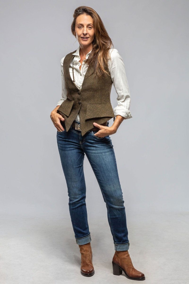 t ba sonnet vest in herringbone tweed ladies tailored vests axels vail 40287563546858